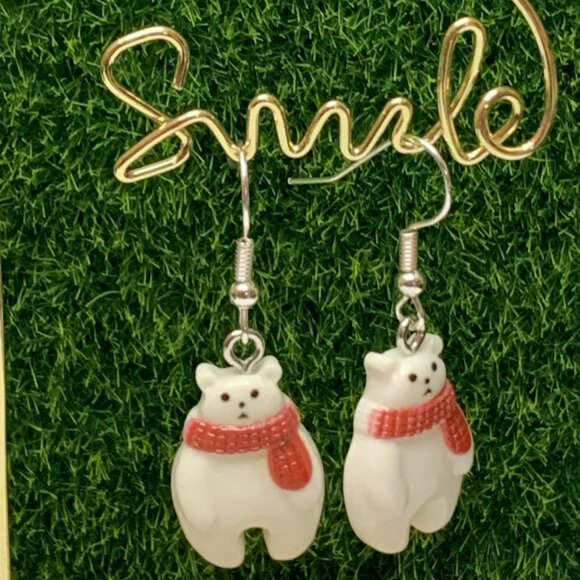 Polar Bear Earring, Christmas Earring, Holiday Earring, Gift Idea, Polar Bear - Picture 6 of 7